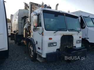 PETERBILT 320
