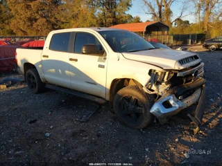 TOYOTA TOYOTA TUNDRA SR5 5.7L V8