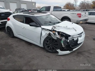 HYUNDAI HYUNDAI VELOSTER BASE W/RED/BLACK