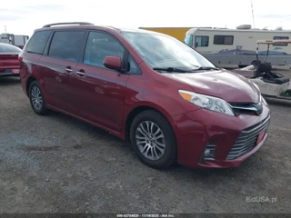 TOYOTA TOYOTA SIENNA XLE 8 PASSENGER