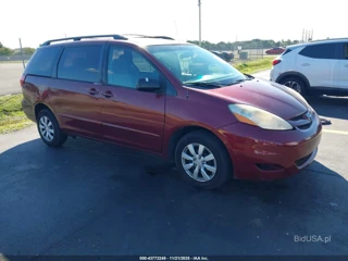 TOYOTA TOYOTA SIENNA LE