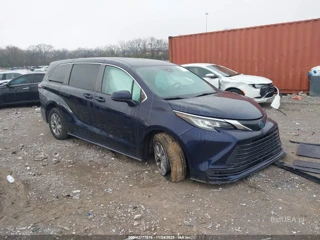 TOYOTA TOYOTA SIENNA LE