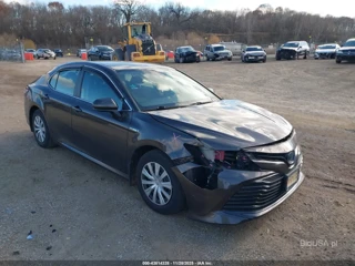 TOYOTA TOYOTA CAMRY HYBRID LE