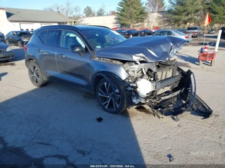 VOLVO VOLVO XC40 T5 MOMENTUM/T5 R-DESIGN