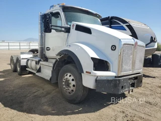 KENWORTH T880