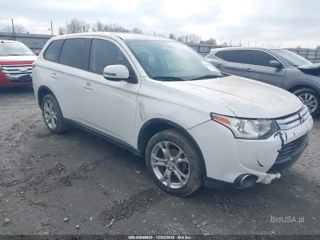 MITSUBISHI MITSUBISHI OUTLANDER SE