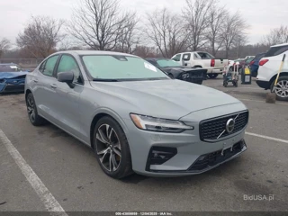 VOLVO VOLVO S60 B5 PLUS DARK THEME