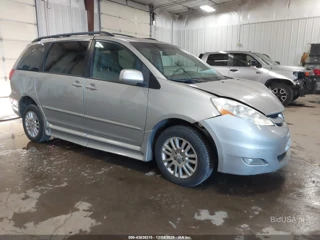TOYOTA TOYOTA SIENNA XLE