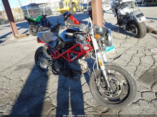 DUCATI DUCATI MONSTER 695
