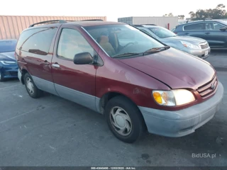 TOYOTA TOYOTA SIENNA LE