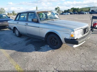 VOLVO VOLVO 240 DL