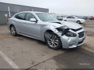 INFINITI INFINITI Q70 3.7