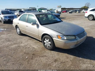 TOYOTA TOYOTA CAMRY LE