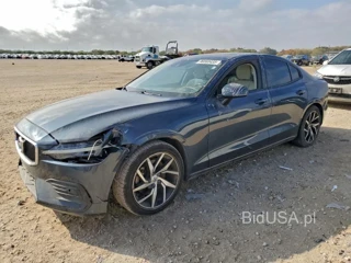VOLVO S60 T5 MOMENTUM