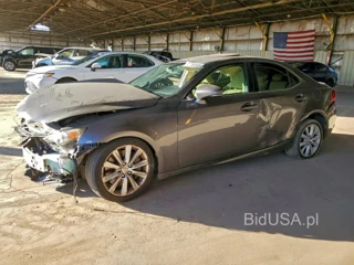LEXUS IS 200T