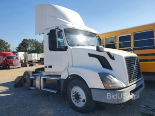 VOLVO VNL