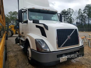VOLVO VNL