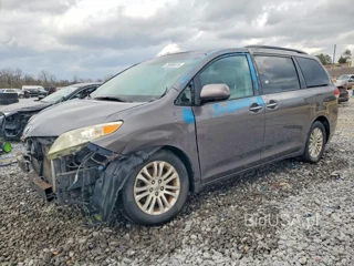 TOYOTA SIENNA