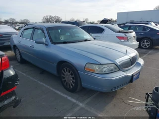 LINCOLN LINCOLN TOWN CAR SIGNATURE