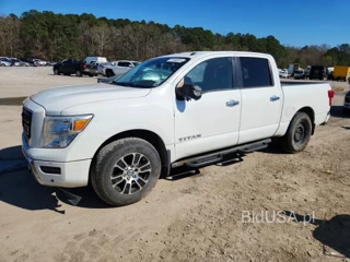 NISSAN TITAN SV