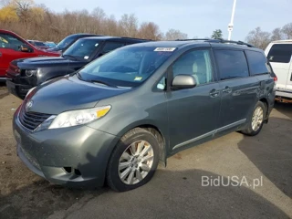 TOYOTA SIENNA LE 7-PASSENGER