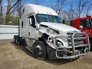 FREIGHTLINER CASCADIA 126