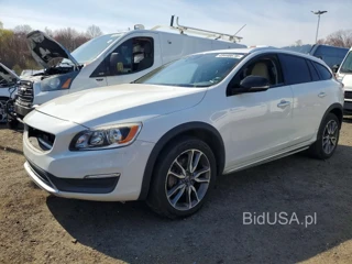 VOLVO V60 CROSS COUNTRY PREMIER