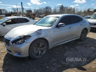 INFINITI Q70 3.7