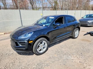 PORSCHE MACAN BASE
