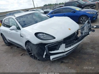 PORSCHE PORSCHE MACAN T