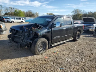 NISSAN TITAN S