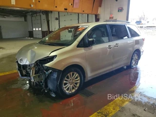 TOYOTA SIENNA XLE 8-PASSENGER