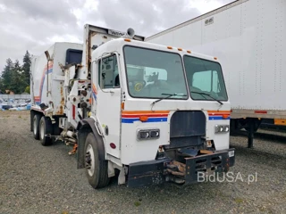 PETERBILT 320