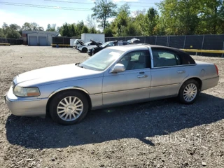 LINCOLN TOWN CAR SIGNATURE
