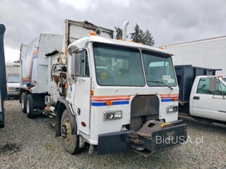PETERBILT 320