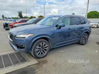 VOLVO XC90 T5 MOMENTUM