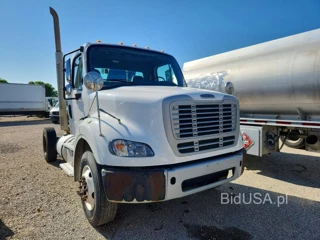 FREIGHTLINER M2