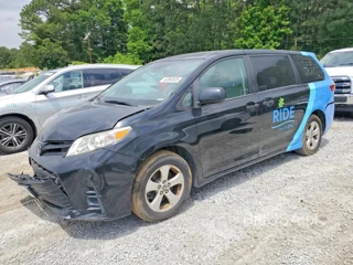 TOYOTA SIENNA L