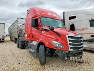 FREIGHTLINER CASCADIA 126 SLEEPER CAB"