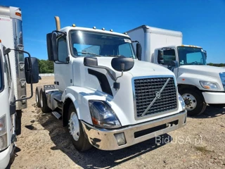 VOLVO VNL