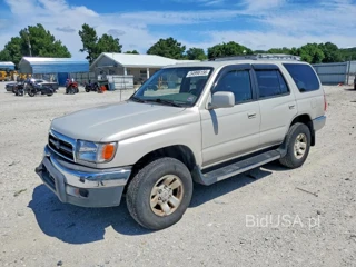 TOYOTA 4RUNNER SR5