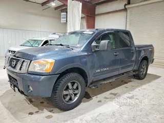 NISSAN TITAN SV