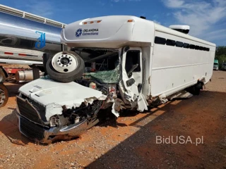 PETERBILT TC COMMERCIAL BUS