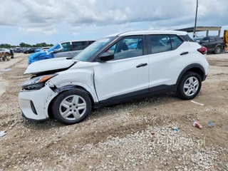 NISSAN KICKS S