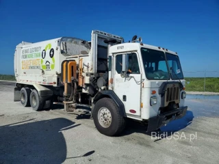 PETERBILT 520