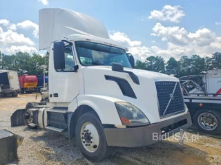 VOLVO VNL
