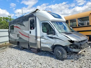 WINNIBAGO RECREATIONAL VEHICLE (RV)