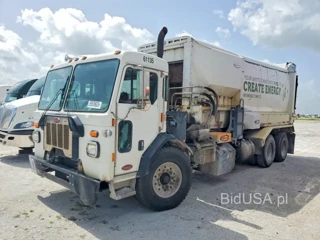 PETERBILT 520