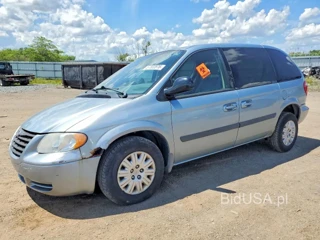 CHRYSLER TOWN & COUNTRY