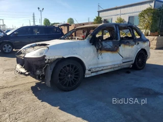 PORSCHE CAYENNE GTS